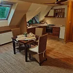 Apartmanhotel Parrot District Nové Zámky
