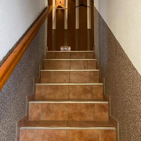 Parrot District Апарт-отель