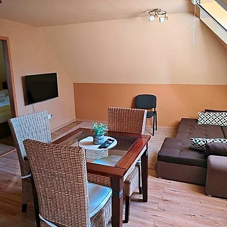 Parrot District Apartahotel 3*