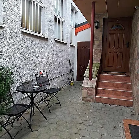 Parrot District Apartahotel Nové Zámky