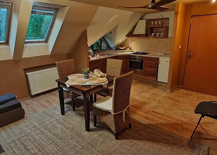 Aparthotel Parrot District Nové Zámky